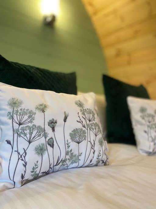 Seaview Lodges At Torlinnhe Fort William Bagian luar foto